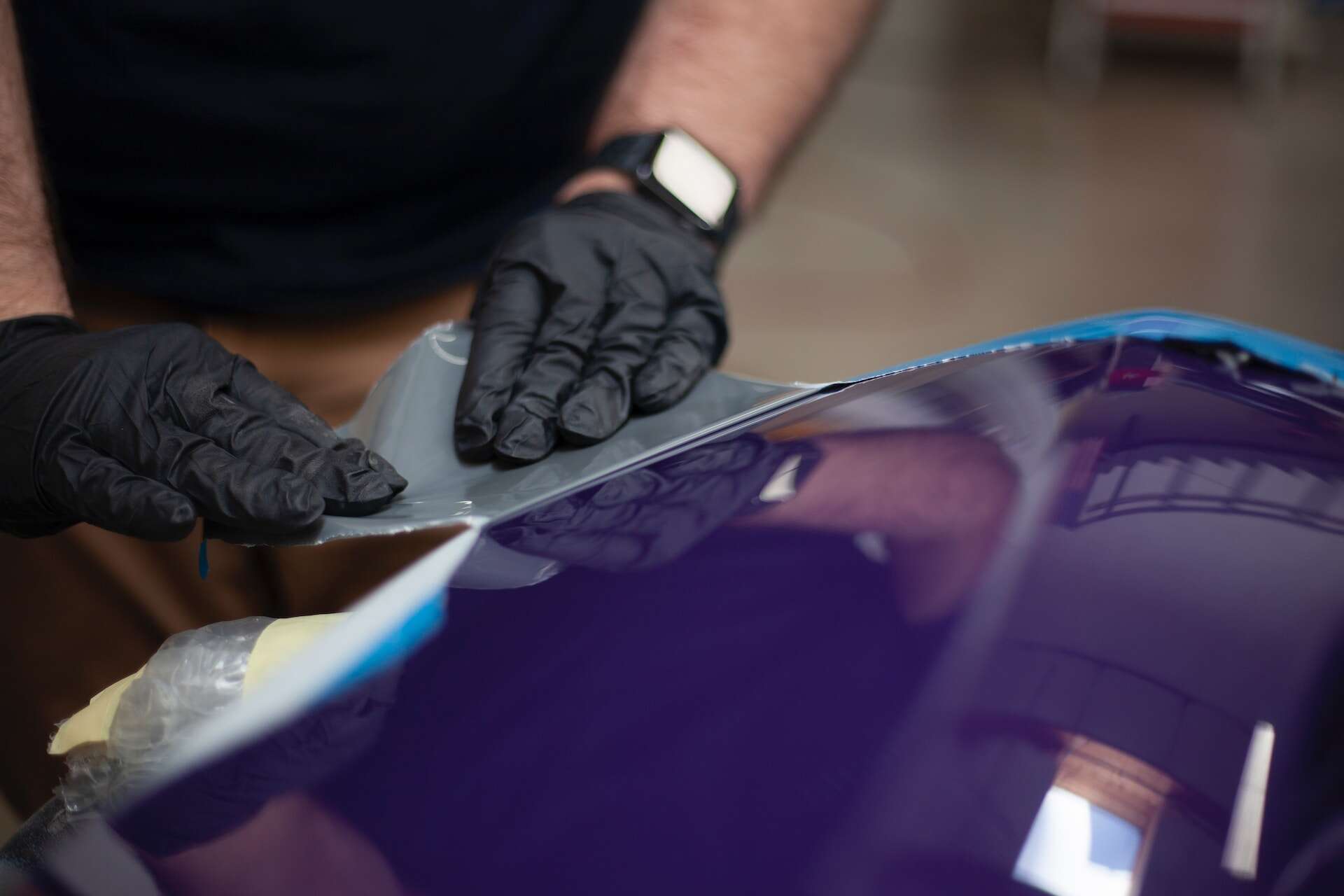 Voertuigbescherming vergelijken: PPF, Car Wraps en Raambekleding