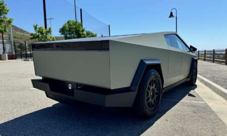 Tesla Cybertruck Khaki - 19